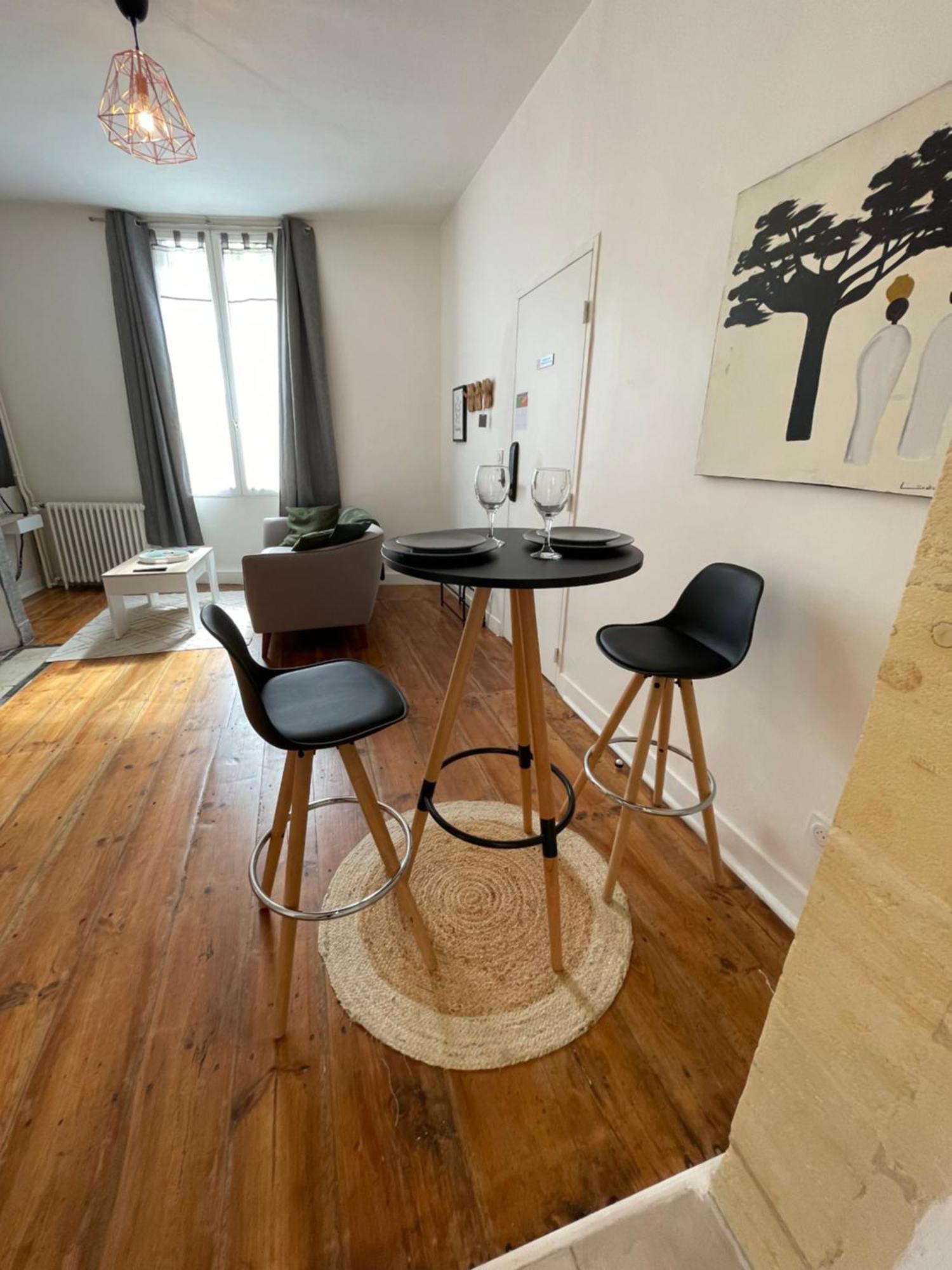 Appartement Ambiance zen à proximité de Saint Emilion à Libourne Chambre photo
